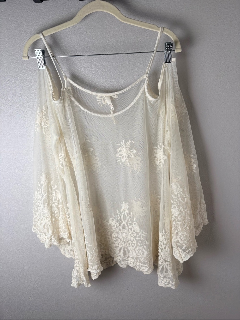 Elan Cream Lace Embroidered Sheer Cold-Shoulder Bell Sleeve Blouse Womens OS